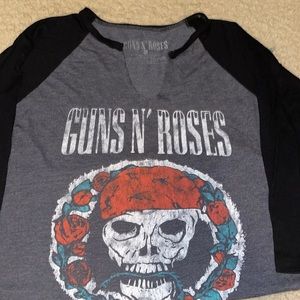 Guns and Roses V-Cut long sleeve